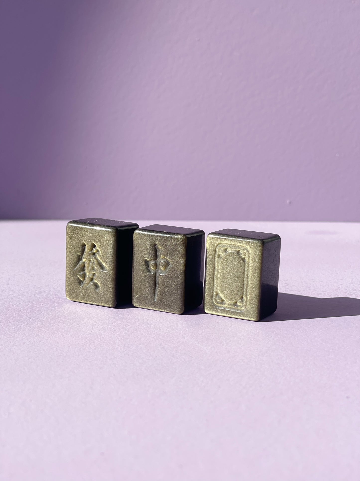 Gold Sheen Obsidian Mahjong Tile