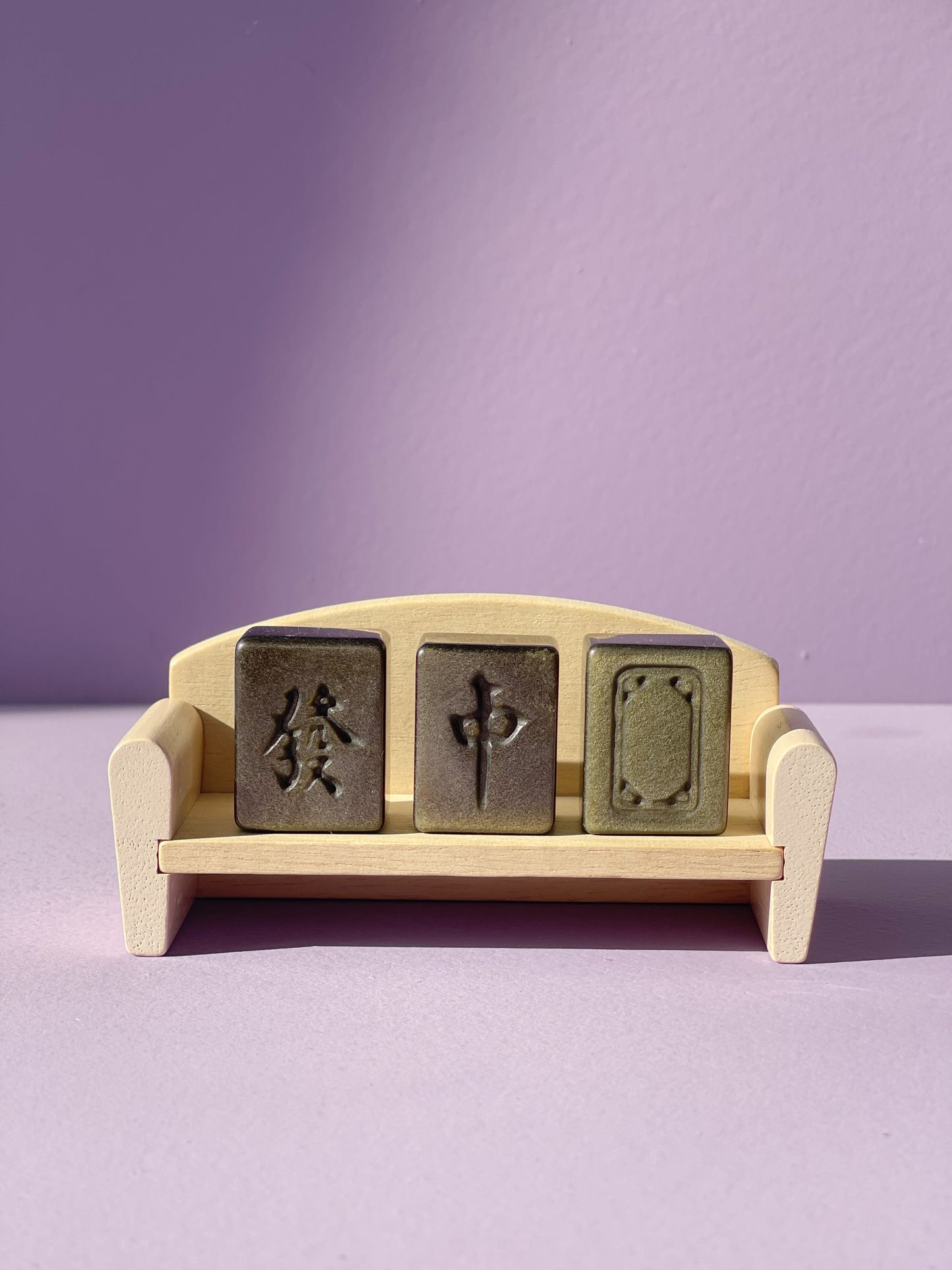 Gold Sheen Obsidian Mahjong Tile