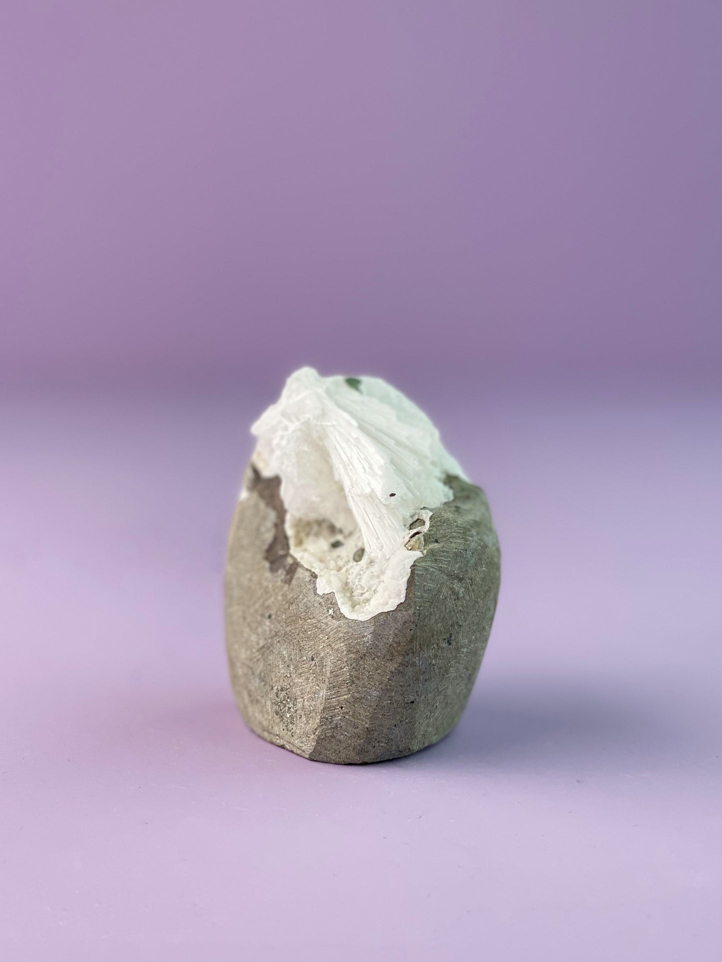 Scolecite Geode 62WC
